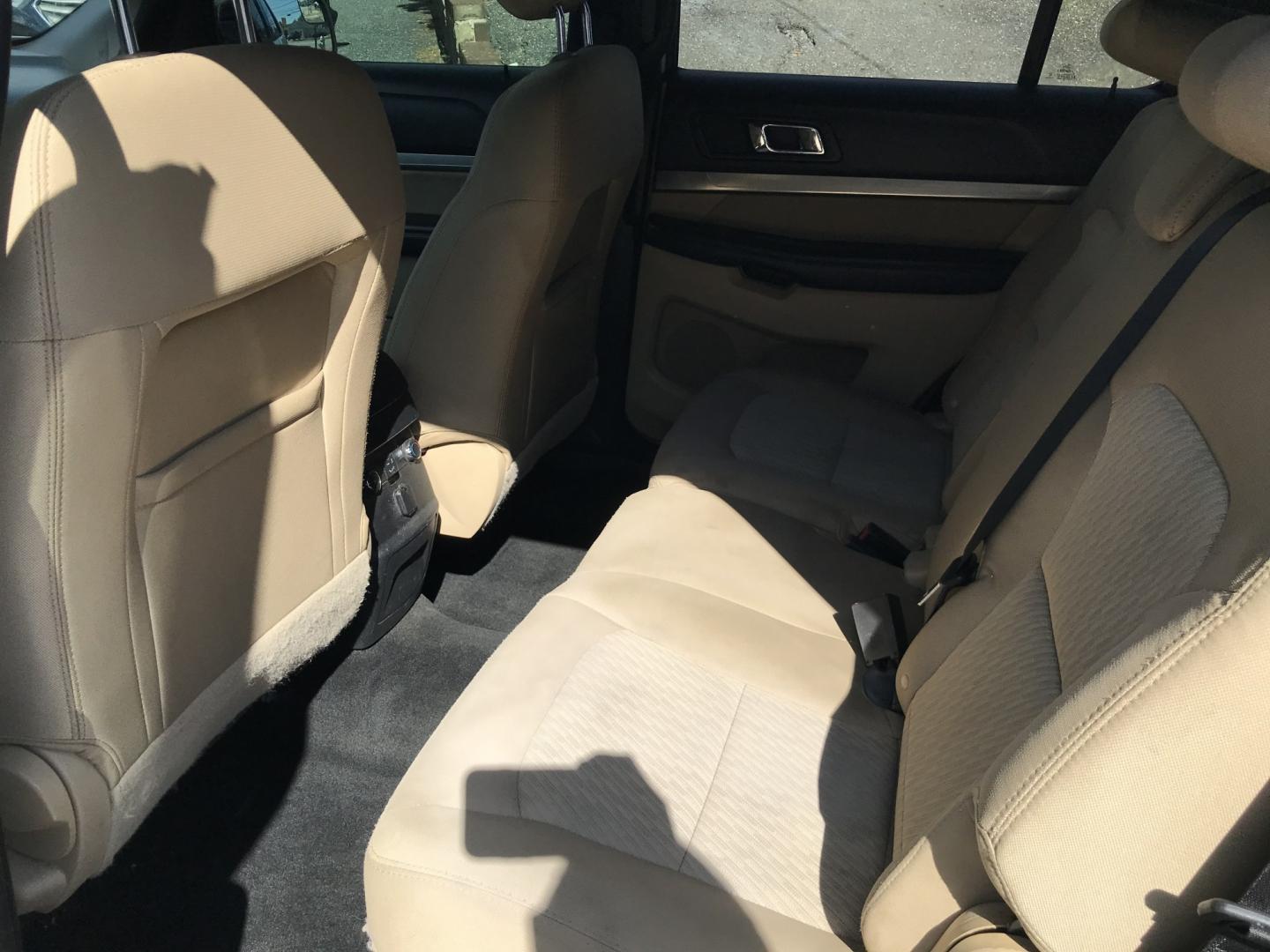 2017 White /Tan Ford Explorer 4WD (1FM5K8B86HG) with an 3.5L V6 DOHC 24V engine, 6A transmission, located at 577 Chester Pike, Prospect Park, PA, 19076, (610) 237-1015, 39.886154, -75.302338 - 2017 Ford Explorer: 3rd Row seating, backup camera, 4WD, new PA inspection, SUPER CLEAN, runs LIKE NEW! This vehicle comes inspected and has been given a bumper to bumper safety check. It is very clean, reliable, and well maintained. We offer a unique pay plan that is known for being the easiest- Photo#17
