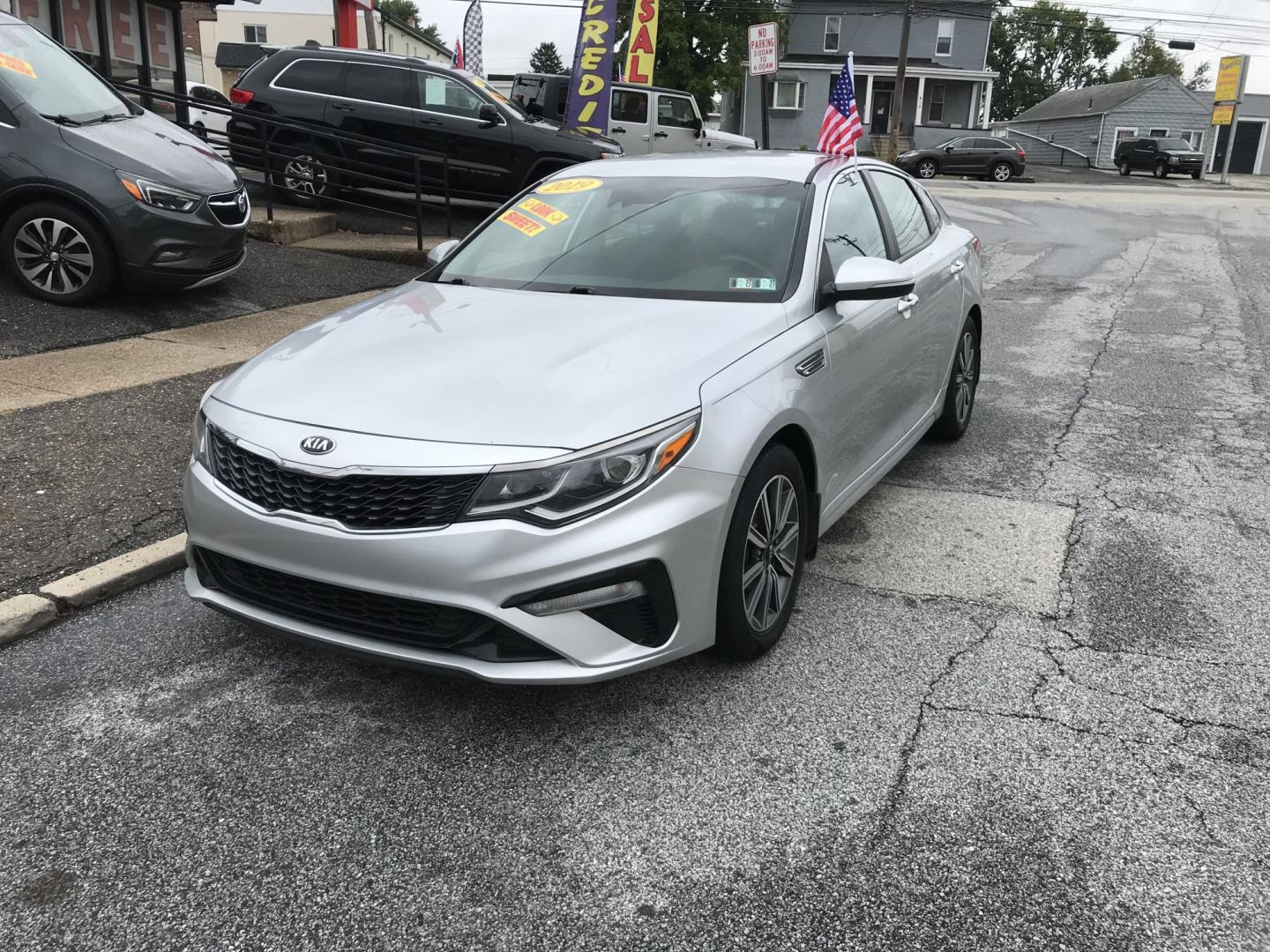 2019 Silver /Gray Kia Optima LX (5XXGT4L36KG) with an 2.4L L4 DOHC 16V engine, 6A transmission, located at 577 Chester Pike, Prospect Park, PA, 19076, (610) 237-1015, 39.886154, -75.302338 - 2019 Kia Optima LX: Backup camera, new PA inspection, great on gas, SUPER CLEAN, runs LIKE NEW! This vehicle comes inspected and has been given a bumper to bumper safety check. It is very clean, reliable, and well maintained. We offer a unique pay plan that is known for being the easiest and fast- Photo#2