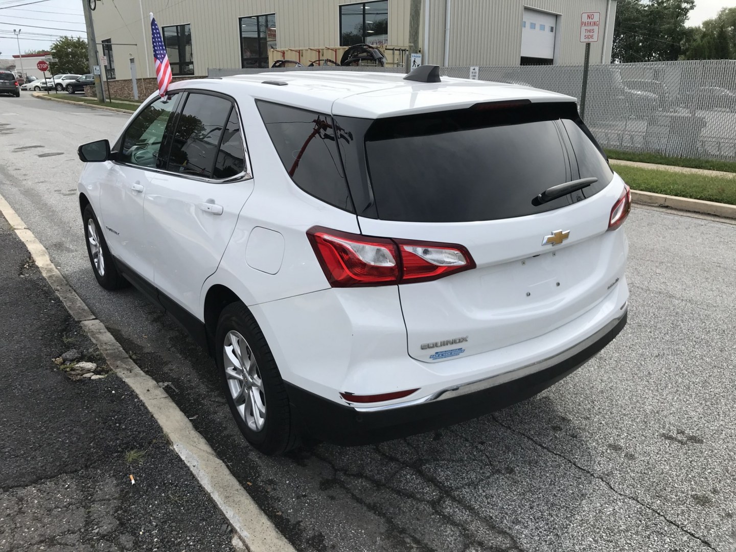 2018 White /Black Chevrolet Equinox LT AWD (2GNAXSEV9J6) with an 1.5L L4 DIR DOHC 16V TURBO engine, 6A transmission, located at 577 Chester Pike, Prospect Park, PA, 19076, (610) 237-1015, 39.886154, -75.302338 - 2018 Chevy Equinox LT: AWD, backup camera, new PA inspection, SUPER CLEAN, runs LIKE NEW! This vehicle comes inspected and has been given a bumper to bumper safety check. It is very clean, reliable, and well maintained. We offer a unique pay plan that is known for being the easiest and fastest fi- Photo#4