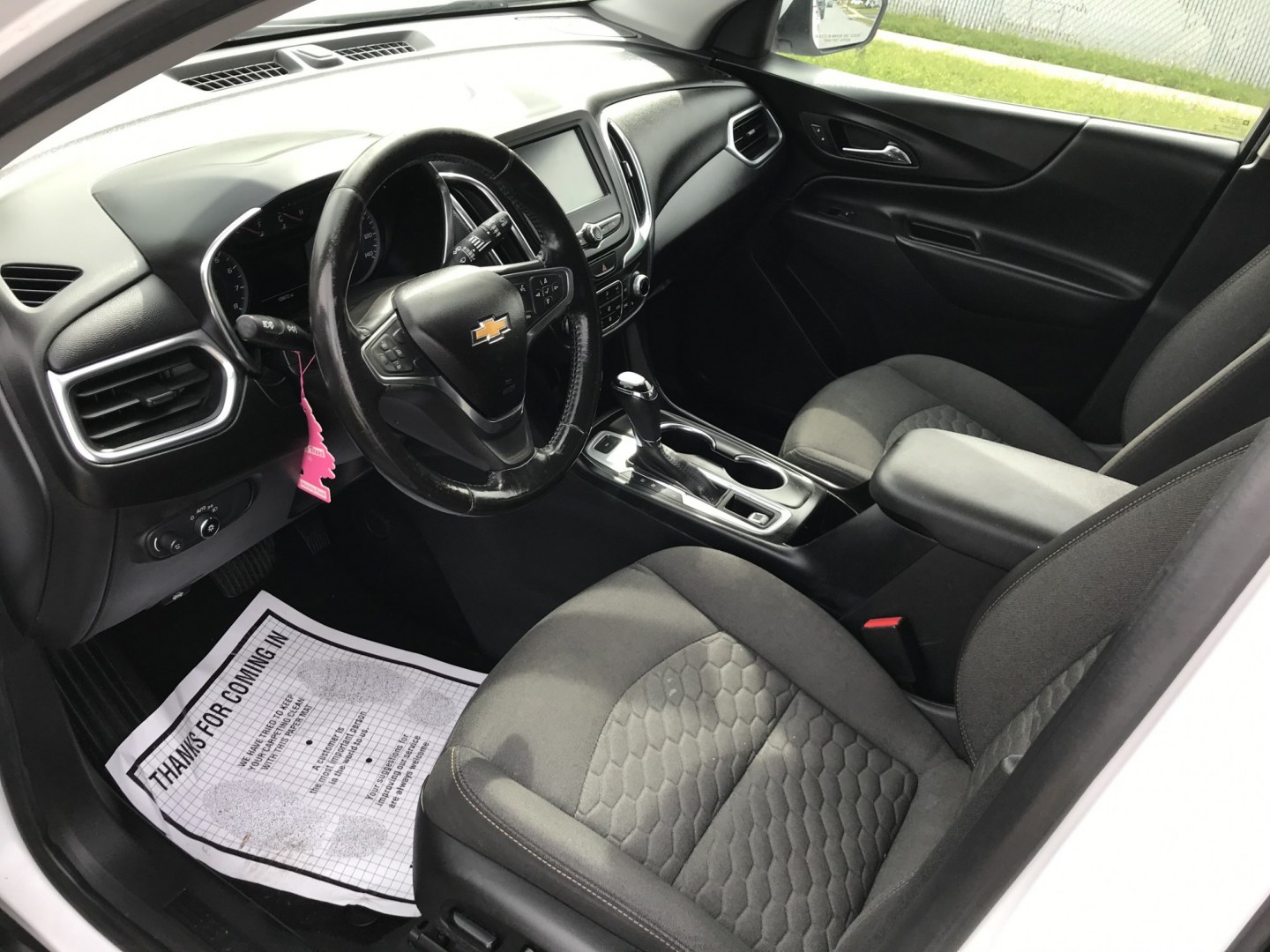 2018 White /Black Chevrolet Equinox LT AWD (2GNAXSEV9J6) with an 1.5L L4 DIR DOHC 16V TURBO engine, 6A transmission, located at 577 Chester Pike, Prospect Park, PA, 19076, (610) 237-1015, 39.886154, -75.302338 - 2018 Chevy Equinox LT: AWD, backup camera, new PA inspection, SUPER CLEAN, runs LIKE NEW! This vehicle comes inspected and has been given a bumper to bumper safety check. It is very clean, reliable, and well maintained. We offer a unique pay plan that is known for being the easiest and fastest fi- Photo#7
