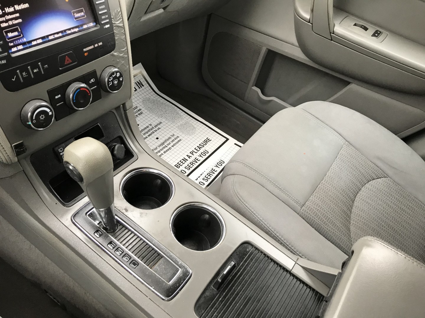 2013 Blue /Gray Chevrolet Traverse LS w/PDC (1GNKRFED0DJ) with an 3.6L V6 DOHC 24V engine, 6-Speed Automatic transmission, located at 577 Chester Pike, Prospect Park, PA, 19076, (610) 237-1015, 39.886154, -75.302338 - 2013 Chevy Traverse: Only 91k miles, 3rd row seating, backup camera, new PA inspection, SUPER CLEAN, runs LIKE NEW! This vehicle comes inspected and has been given a bumper to bumper safety check. It is very clean, reliable, and well maintained. We offer a unique pay plan that is known for being- Photo#14