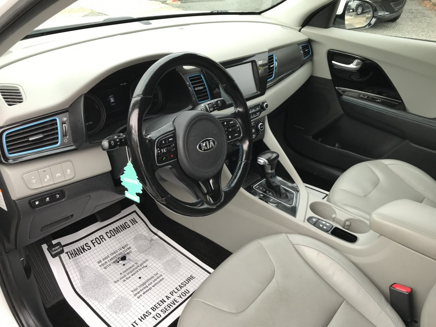 2018 White /Gray Kia Niro Plug In Hybrid EX Premium (KNDCC3LD7J5) , 6A transmission, located at 577 Chester Pike, Prospect Park, PA, 19076, (610) 237-1015, 39.886154, -75.302338 - 2018 Kia Niro Plug in Hybrid: Navigation system, backup camera, new PA inspection, EXCELLENT ON GAS! This vehicle comes inspected and has been given a bumper to bumper safety check. It is very clean, reliable, and well maintained. We offer a unique pay plan that is known for being the easiest and- Photo#11