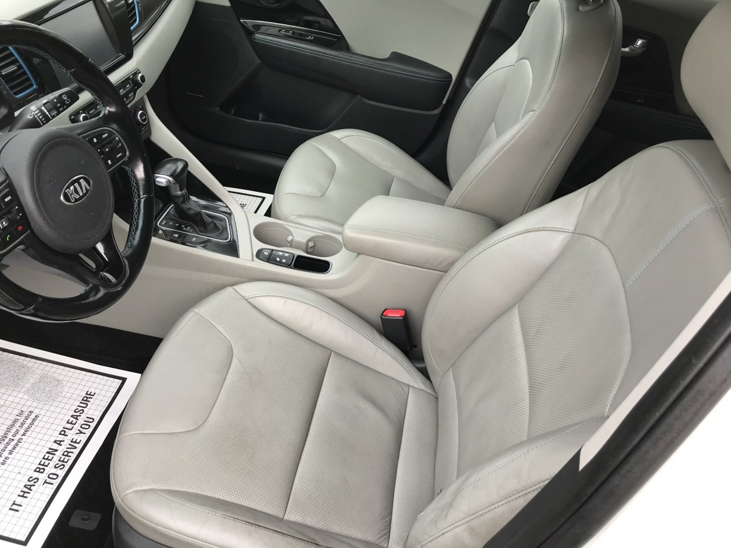 2018 White /Gray Kia Niro Plug In Hybrid EX Premium (KNDCC3LD7J5) , 6A transmission, located at 577 Chester Pike, Prospect Park, PA, 19076, (610) 237-1015, 39.886154, -75.302338 - 2018 Kia Niro Plug in Hybrid: Navigation system, backup camera, new PA inspection, EXCELLENT ON GAS! This vehicle comes inspected and has been given a bumper to bumper safety check. It is very clean, reliable, and well maintained. We offer a unique pay plan that is known for being the easiest and- Photo#10