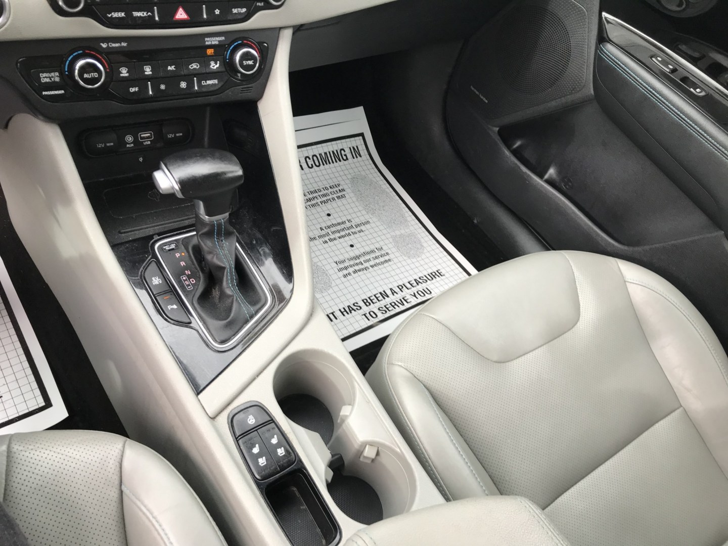 2018 White /Gray Kia Niro Plug In Hybrid EX Premium (KNDCC3LD7J5) , 6A transmission, located at 577 Chester Pike, Prospect Park, PA, 19076, (610) 237-1015, 39.886154, -75.302338 - 2018 Kia Niro Plug in Hybrid: Navigation system, backup camera, new PA inspection, EXCELLENT ON GAS! This vehicle comes inspected and has been given a bumper to bumper safety check. It is very clean, reliable, and well maintained. We offer a unique pay plan that is known for being the easiest and- Photo#15