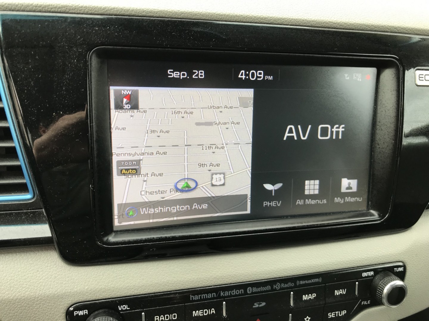 2018 White /Gray Kia Niro Plug In Hybrid EX Premium (KNDCC3LD7J5) , 6A transmission, located at 577 Chester Pike, Prospect Park, PA, 19076, (610) 237-1015, 39.886154, -75.302338 - 2018 Kia Niro Plug in Hybrid: Navigation system, backup camera, new PA inspection, EXCELLENT ON GAS! This vehicle comes inspected and has been given a bumper to bumper safety check. It is very clean, reliable, and well maintained. We offer a unique pay plan that is known for being the easiest and- Photo#17
