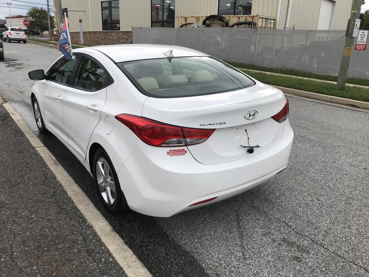 2013 White /Tan Hyundai Elantra GLS (5NPDH4AE2DH) with an 1.8L L4 DOHC 16V engine, 6-Speed Automatic transmission, located at 577 Chester Pike, Prospect Park, PA, 19076, (610) 237-1015, 39.886154, -75.302338 - 2013 Hyundai Elantra GLS: Only 90k miles, great on gas, SUPER CLEAN, runs LIKE NEW! This vehicle comes inspected and has been given a bumper to bumper safety check. It is very clean, reliable, and well maintained. We offer a unique pay plan that is known for being the easiest and fastest financin- Photo#5