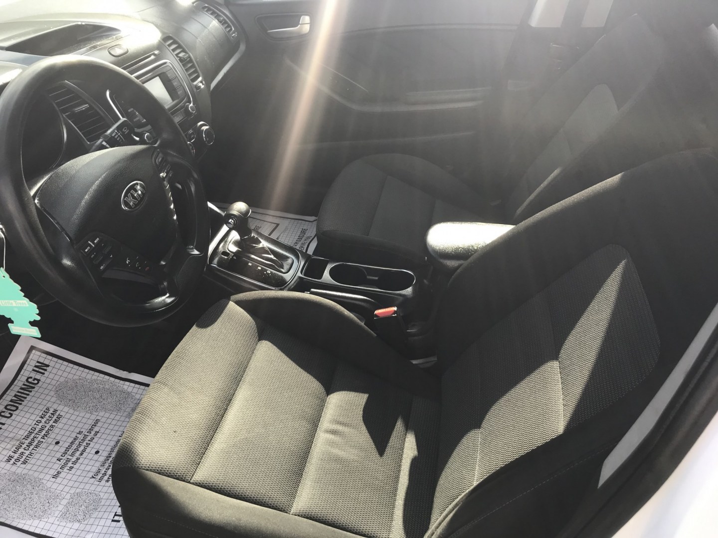 2018 White /Gray Kia Forte LX 6M (3KPFK4A73JE) with an 2.0L L4 DOHC 16V engine, 6M transmission, located at 577 Chester Pike, Prospect Park, PA, 19076, (610) 237-1015, 39.886154, -75.302338 - 2018 Kia Forte: Backup camera, new PA inspection, great on gas, SUPER CLEAN, runs LIKE NEW! This vehicle comes inspected and has been given a bumper to bumper safety check. It is very clean, reliable, and well maintained. We offer a unique pay plan that is known for being the easiest and fastest- Photo#9