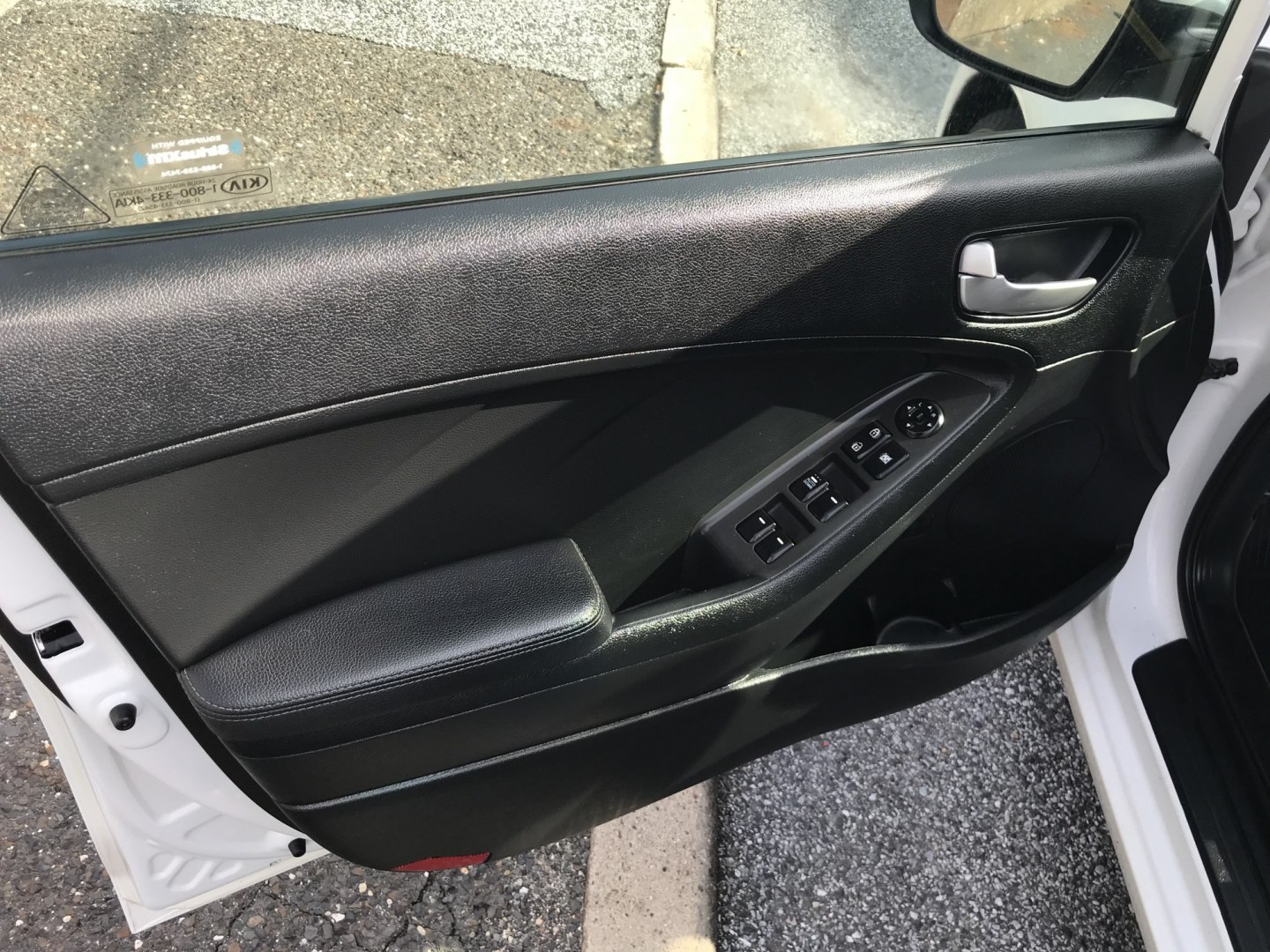 2018 White /Gray Kia Forte LX 6M (3KPFK4A73JE) with an 2.0L L4 DOHC 16V engine, 6M transmission, located at 577 Chester Pike, Prospect Park, PA, 19076, (610) 237-1015, 39.886154, -75.302338 - 2018 Kia Forte: Backup camera, new PA inspection, great on gas, SUPER CLEAN, runs LIKE NEW! This vehicle comes inspected and has been given a bumper to bumper safety check. It is very clean, reliable, and well maintained. We offer a unique pay plan that is known for being the easiest and fastest- Photo#8