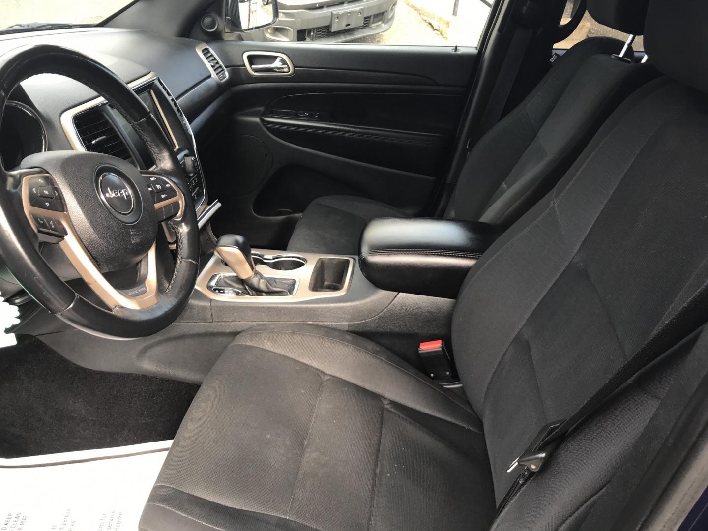 2017 Blue /Black Jeep Grand Cherokee Laredo 4WD (1C4RJFAG2HC) with an 3.6L V6 DOHC 24V engine, 8A transmission, located at 577 Chester Pike, Prospect Park, PA, 19076, (610) 237-1015, 39.886154, -75.302338 - 2017 Jeep Grand Cherokee Laredo: Backup camera, 4x4, new PA inspection, SUPER CLEAN, runs LIKE NEW! This vehicle comes inspected and has been given a bumper to bumper safety check. It is very clean, reliable, and well maintained. We offer a unique pay plan that is known for being the easiest and- Photo#9