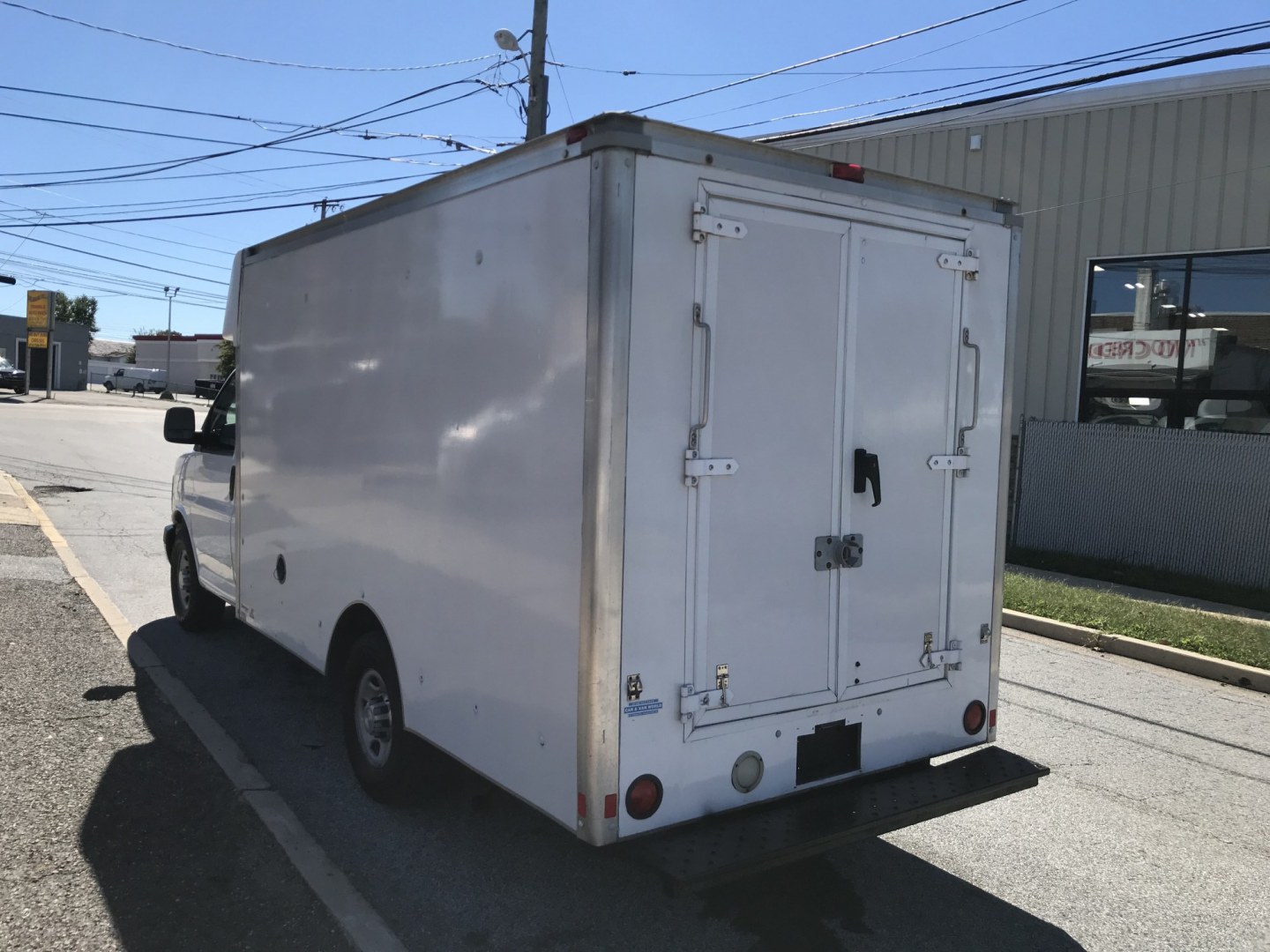 2014 White /Gray Chevrolet Express G3500 (1GB0G2CG5E1) with an 6.0L V8 OHV 16V FFV engine, 6-Speed Automatic transmission, located at 577 Chester Pike, Prospect Park, PA, 19076, (610) 237-1015, 39.886154, -75.302338 - 2014 Chevrolet Express 3500 Box Truck. Dimensions: 12 ft long, 6 1/2 ft side, 6ft 2 inch tall. New Inspection, runs EXCELLENT! This vehicle comes inspected and has been given a bumper to bumper safety check. It is very clean, reliable, and well maintained. We offer a unique pay plan that is known- Photo#5