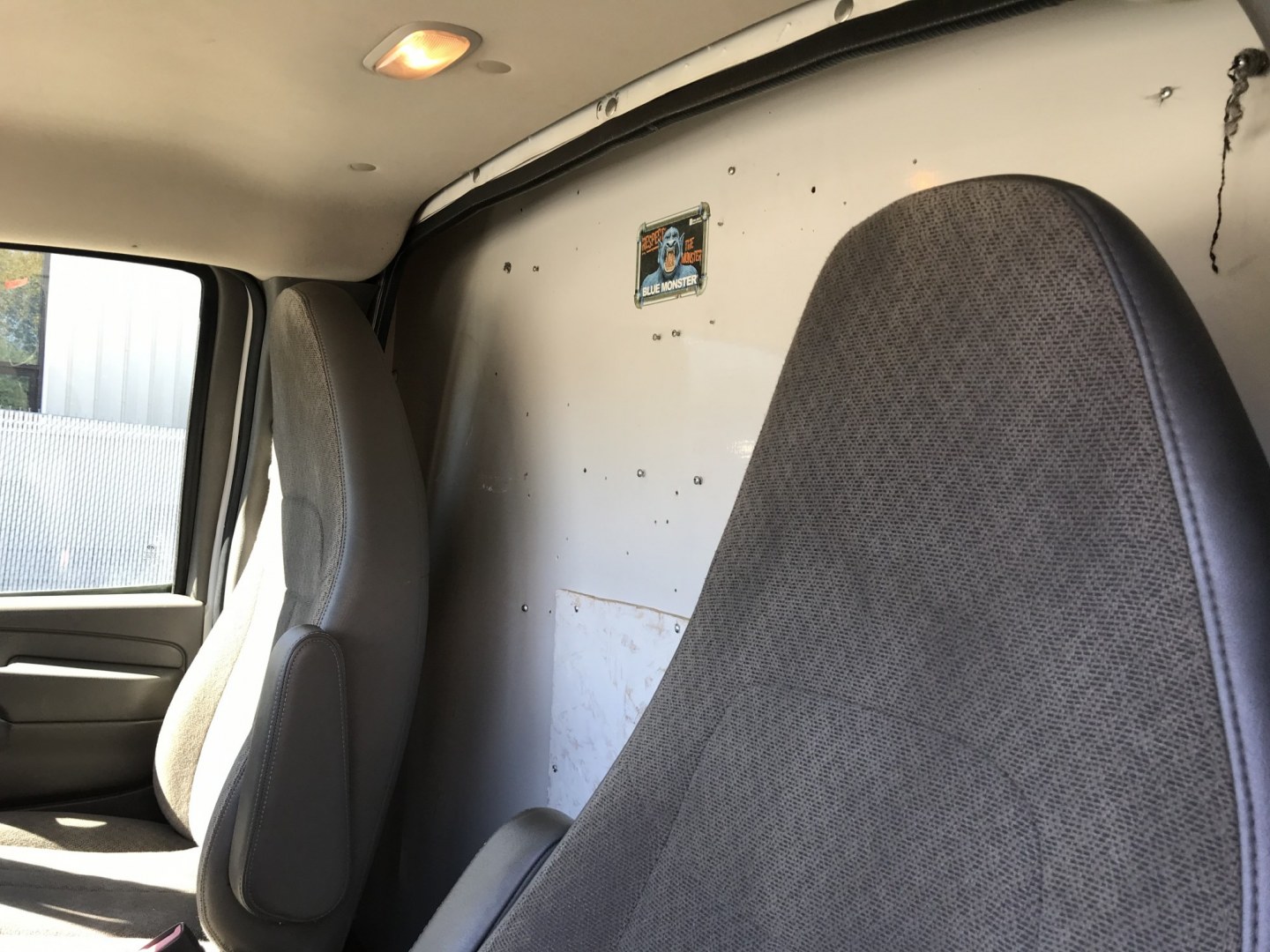 2014 White /Gray Chevrolet Express G3500 (1GB0G2CG5E1) with an 6.0L V8 OHV 16V FFV engine, 6-Speed Automatic transmission, located at 577 Chester Pike, Prospect Park, PA, 19076, (610) 237-1015, 39.886154, -75.302338 - 2014 Chevrolet Express 3500 Box Truck. Dimensions: 12 ft long, 6 1/2 ft side, 6ft 2 inch tall. New Inspection, runs EXCELLENT! This vehicle comes inspected and has been given a bumper to bumper safety check. It is very clean, reliable, and well maintained. We offer a unique pay plan that is known- Photo#9
