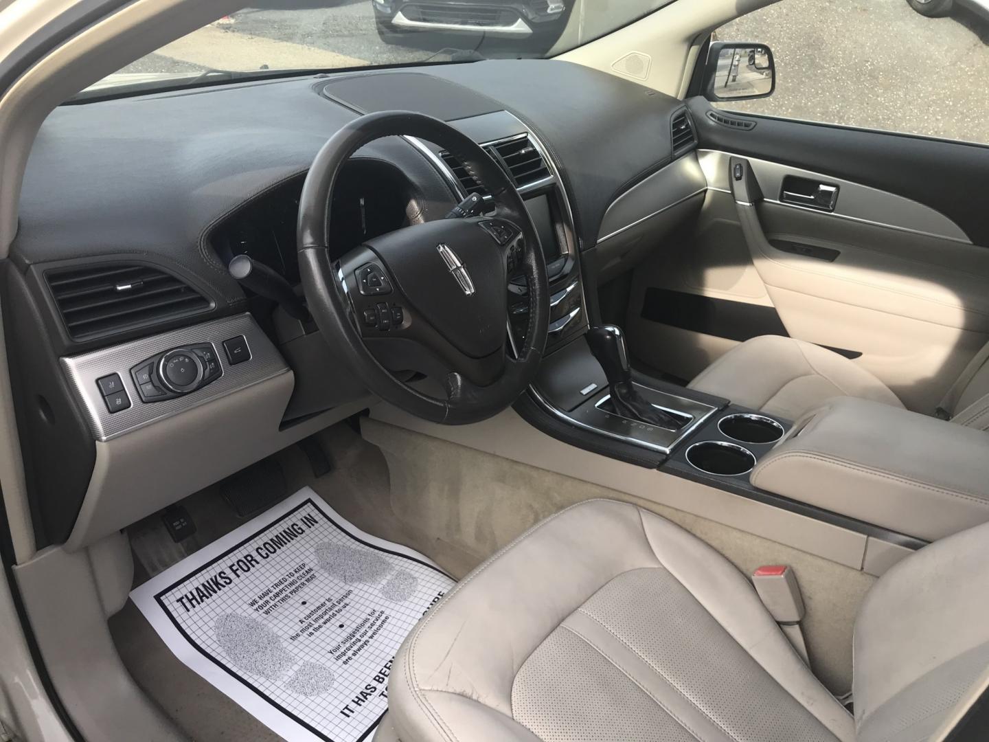 2015 Cream /Black Lincoln MKX AWD (2LMDJ8JK5FB) with an 3.7L V6 DOHC 24V engine, 6A transmission, located at 577 Chester Pike, Prospect Park, PA, 19076, (610) 237-1015, 39.886154, -75.302338 - 2015 Lincoln MKX: Only 94k miles, new PA inspection, SUPER CLEAN, runs LIKE NEW! This vehicle comes inspected and has been given a bumper to bumper safety check. It is very clean, reliable, and well maintained. We offer a unique pay plan that is known for being the easiest and fastest financing o- Photo#8