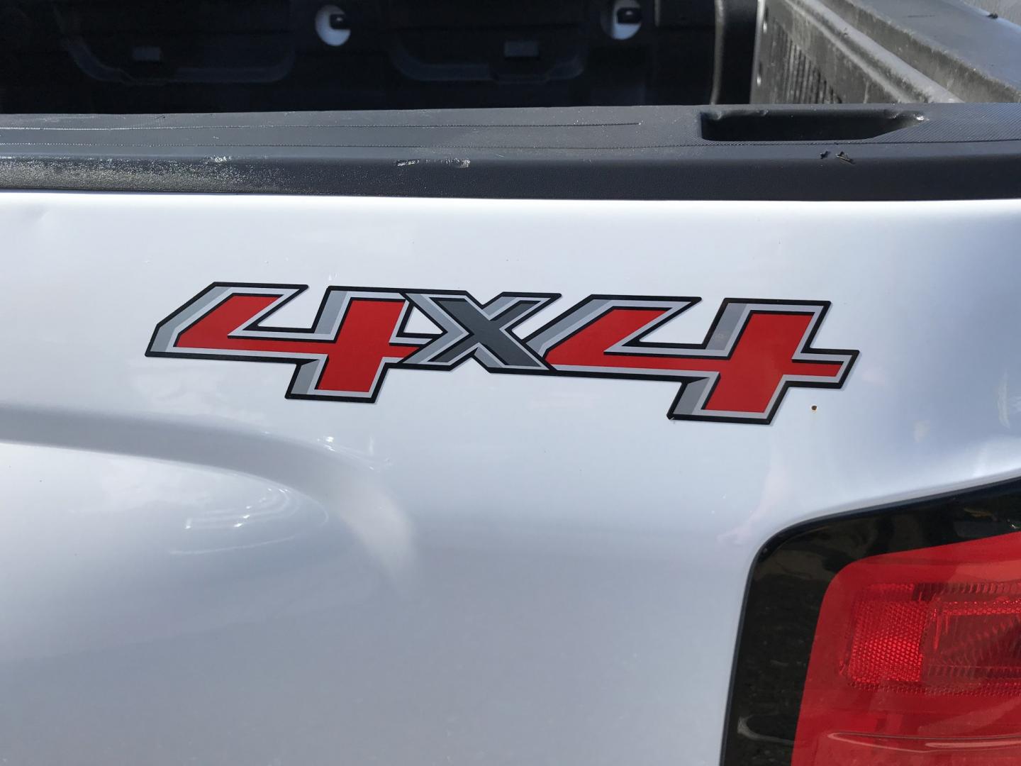 2016 White /Black Chevrolet Silverado 1500 Work Truck Double Cab 4WD (1GCVKNEH0GZ) with an 4.3L V6 OHV 12V engine, 6A transmission, located at 577 Chester Pike, Prospect Park, PA, 19076, (610) 237-1015, 39.886154, -75.302338 - 2016 Chevy Silverado 1500: 4x4, double cab, backup camera, new PA inspection, FLEET MAINTAINED! This vehicle comes inspected and has been given a bumper to bumper safety check. It is very clean, reliable, and well maintained. We offer a unique pay plan that is known for being the easiest and fast- Photo#7