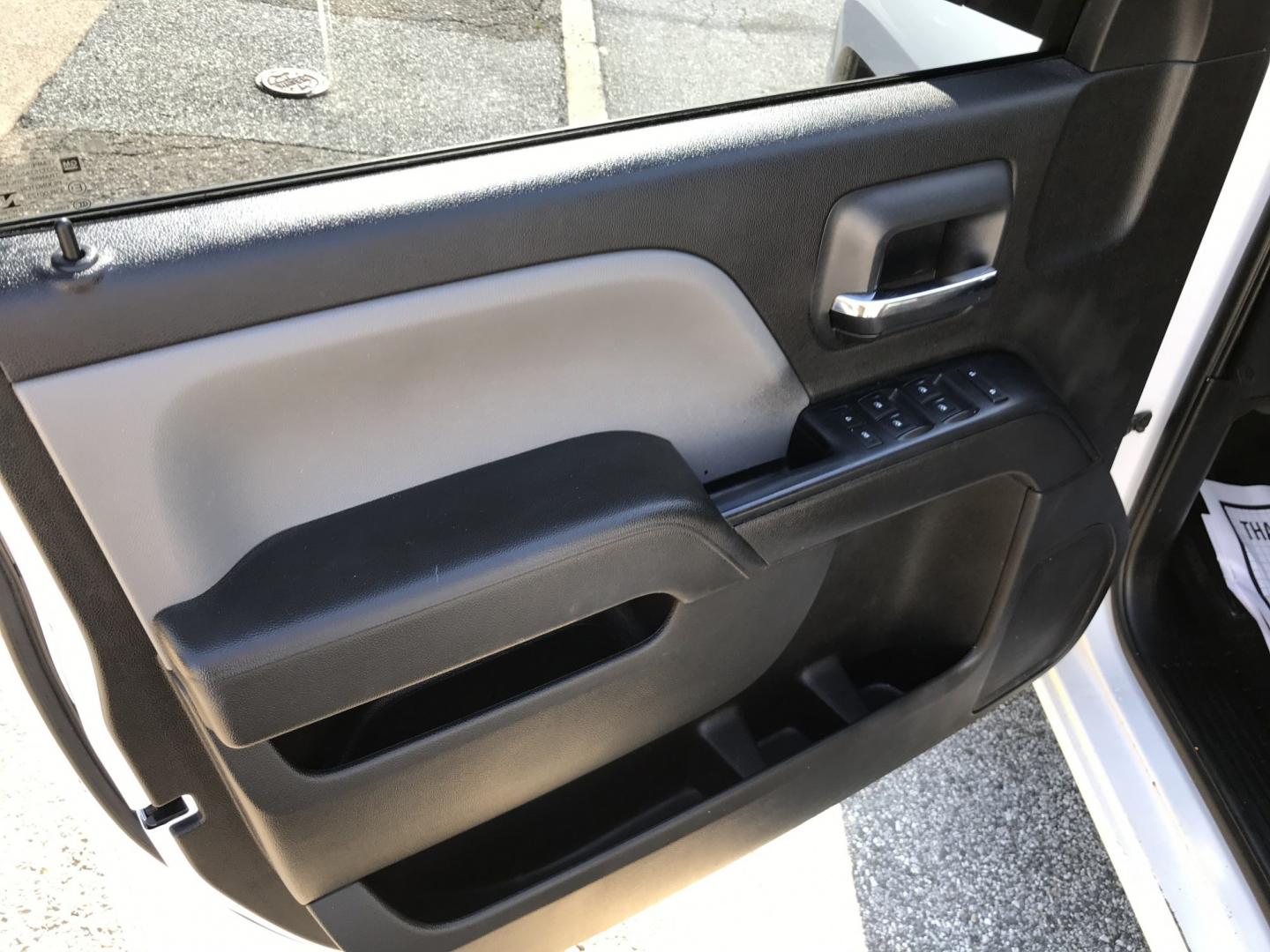 2016 White /Black Chevrolet Silverado 1500 Work Truck Double Cab 4WD (1GCVKNEH0GZ) with an 4.3L V6 OHV 12V engine, 6A transmission, located at 577 Chester Pike, Prospect Park, PA, 19076, (610) 237-1015, 39.886154, -75.302338 - 2016 Chevy Silverado 1500: 4x4, double cab, backup camera, new PA inspection, FLEET MAINTAINED! This vehicle comes inspected and has been given a bumper to bumper safety check. It is very clean, reliable, and well maintained. We offer a unique pay plan that is known for being the easiest and fast- Photo#9