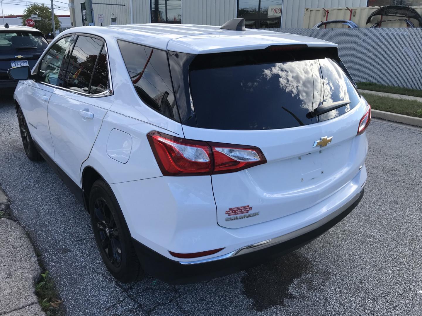2020 White /Gray Chevrolet Equinox LT (3GNAXKEV2LS) with an 1.5L L4 DIR DOHC 16V TURBO engine, 6A transmission, located at 577 Chester Pike, Prospect Park, PA, 19076, (610) 237-1015, 39.886154, -75.302338 - 2020 Chevy Equinox LT: Backup camera, new PA inspection, SUPER CLEAN, runs LIKE NEW! This vehicle comes inspected and has been given a bumper to bumper safety check. It is very clean, reliable, and well maintained. We offer a unique pay plan that is known for being the easiest and fastest financi- Photo#5
