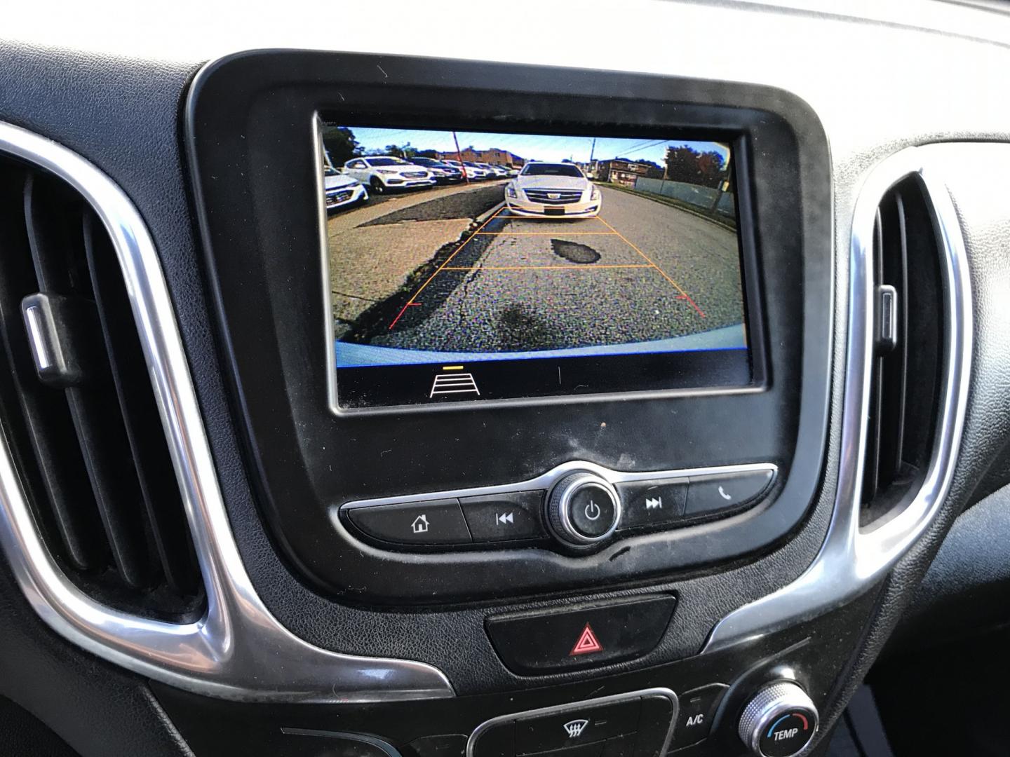 2020 White /Gray Chevrolet Equinox LT (3GNAXKEV2LS) with an 1.5L L4 DIR DOHC 16V TURBO engine, 6A transmission, located at 577 Chester Pike, Prospect Park, PA, 19076, (610) 237-1015, 39.886154, -75.302338 - 2020 Chevy Equinox LT: Backup camera, new PA inspection, SUPER CLEAN, runs LIKE NEW! This vehicle comes inspected and has been given a bumper to bumper safety check. It is very clean, reliable, and well maintained. We offer a unique pay plan that is known for being the easiest and fastest financi- Photo#14