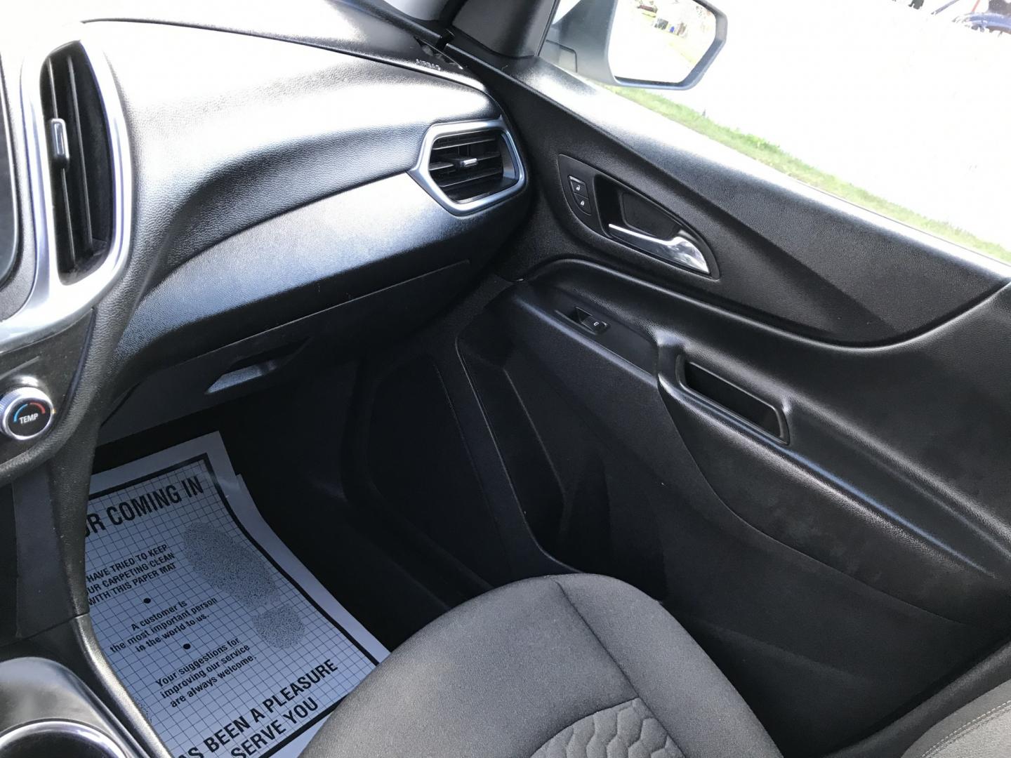 2020 White /Gray Chevrolet Equinox LT (3GNAXKEV2LS) with an 1.5L L4 DIR DOHC 16V TURBO engine, 6A transmission, located at 577 Chester Pike, Prospect Park, PA, 19076, (610) 237-1015, 39.886154, -75.302338 - 2020 Chevy Equinox LT: Backup camera, new PA inspection, SUPER CLEAN, runs LIKE NEW! This vehicle comes inspected and has been given a bumper to bumper safety check. It is very clean, reliable, and well maintained. We offer a unique pay plan that is known for being the easiest and fastest financi- Photo#16