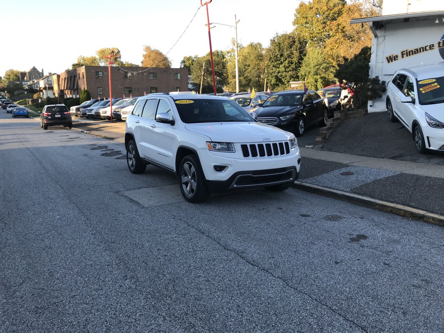 2015 White /Black Jeep Grand Cherokee Limited 4WD (1C4RJFBG5FC) with an 3.6L V6 DOHC 24V engine, 8A transmission, located at 577 Chester Pike, Prospect Park, PA, 19076, (610) 237-1015, 39.886154, -75.302338 - 2015 Jeep Grand Cherokee LIMITED: Navigation system, backup camera, sunroof, new PA inspection, SUPER CLEAN, runs LIKE NEW! This vehicle comes inspected and has been given a bumper to bumper safety check. It is very clean, reliable, and well maintained. We offer a unique pay plan that is known fo- Photo#1