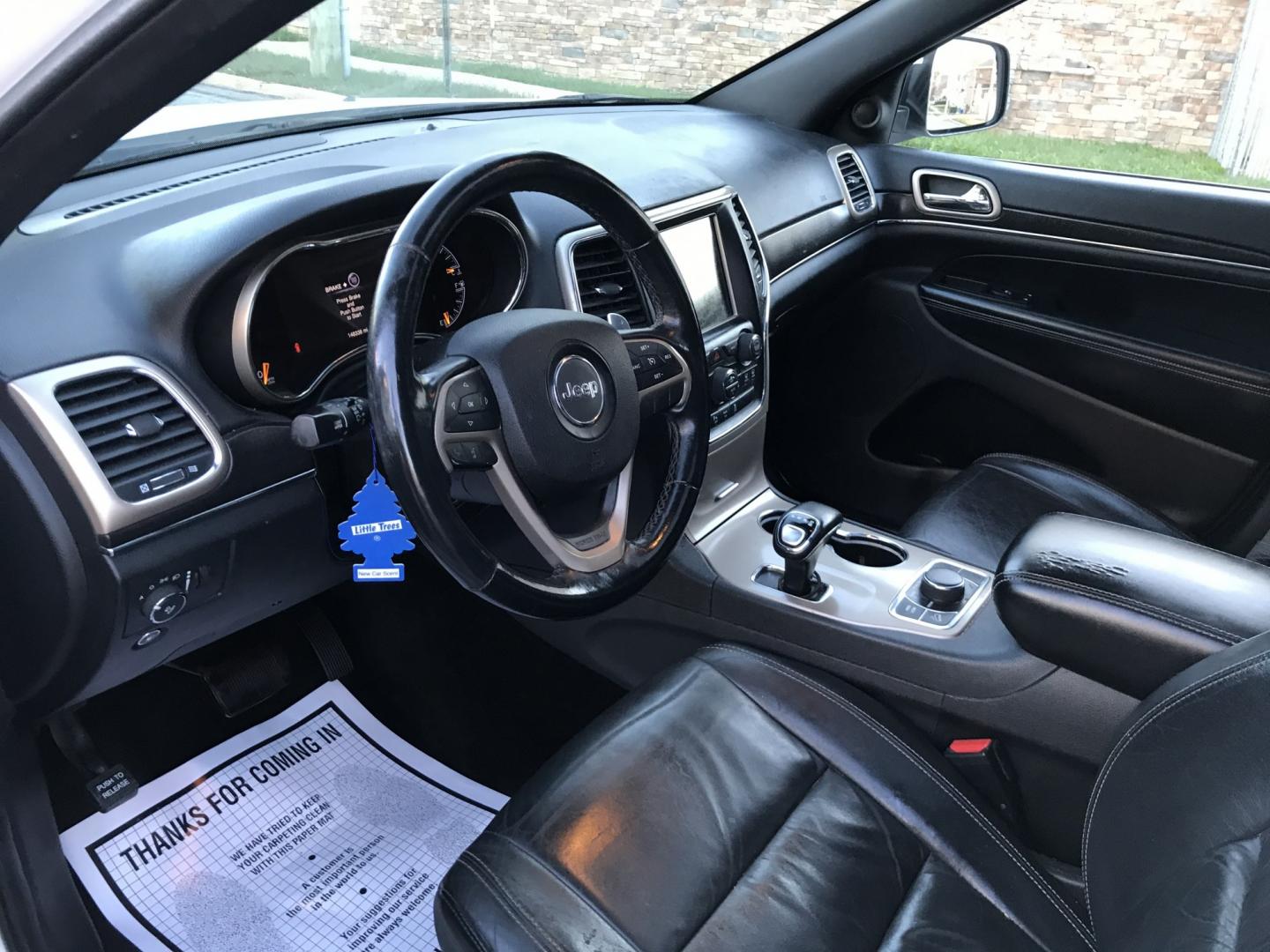 2015 White /Black Jeep Grand Cherokee Limited 4WD (1C4RJFBG5FC) with an 3.6L V6 DOHC 24V engine, 8A transmission, located at 577 Chester Pike, Prospect Park, PA, 19076, (610) 237-1015, 39.886154, -75.302338 - 2015 Jeep Grand Cherokee LIMITED: Navigation system, backup camera, sunroof, new PA inspection, SUPER CLEAN, runs LIKE NEW! This vehicle comes inspected and has been given a bumper to bumper safety check. It is very clean, reliable, and well maintained. We offer a unique pay plan that is known fo- Photo#12
