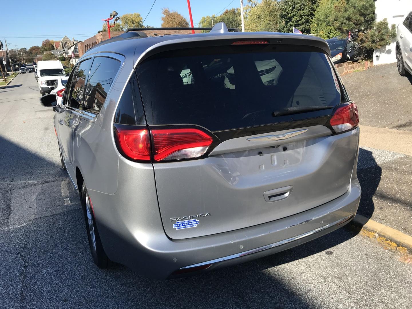 2017 Silver /Black Chrysler Pacifica Touring (2C4RC1BG1HR) with an 3.6L V6 DOHC 24V engine, 6A transmission, located at 577 Chester Pike, Prospect Park, PA, 19076, (610) 237-1015, 39.886154, -75.302338 - 2017 Chrysler Pacifica Touring: Backup camera, navigation system, stow and go seating, new PA inspection, runs LIKE NEW! This vehicle comes inspected and has been given a bumper to bumper safety check. It is very clean, reliable, and well maintained. We offer a unique pay plan that is known for b- Photo#5