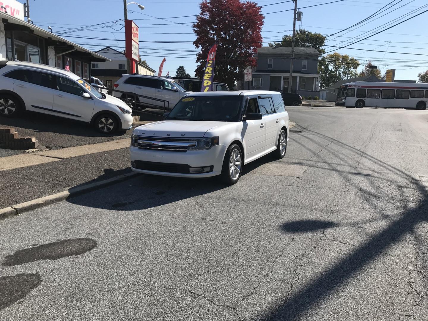 2013 White /Beige Ford Flex SEL FWD (2FMGK5C88DB) with an 3.5L V6 DOHC 24V engine, 6-Speed Automatic Overdrive transmission, located at 577 Chester Pike, Prospect Park, PA, 19076, (610) 237-1015, 39.886154, -75.302338 - 2013 Ford Flex SEL: Navigation system, 3rd row seating, sunroofs, new PA inspection, SUPER CLEAN, runs LIKE NEW! This vehicle comes inspected and has been given a bumper to bumper safety check. It is very clean, reliable, and well maintained. We offer a unique pay plan that is known for being the- Photo#1