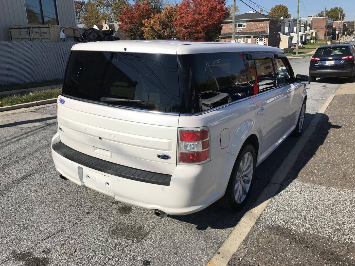 2013 White /Beige Ford Flex SEL FWD (2FMGK5C88DB) with an 3.5L V6 DOHC 24V engine, 6-Speed Automatic Overdrive transmission, located at 577 Chester Pike, Prospect Park, PA, 19076, (610) 237-1015, 39.886154, -75.302338 - 2013 Ford Flex SEL: Navigation system, 3rd row seating, sunroofs, new PA inspection, SUPER CLEAN, runs LIKE NEW! This vehicle comes inspected and has been given a bumper to bumper safety check. It is very clean, reliable, and well maintained. We offer a unique pay plan that is known for being the- Photo#4
