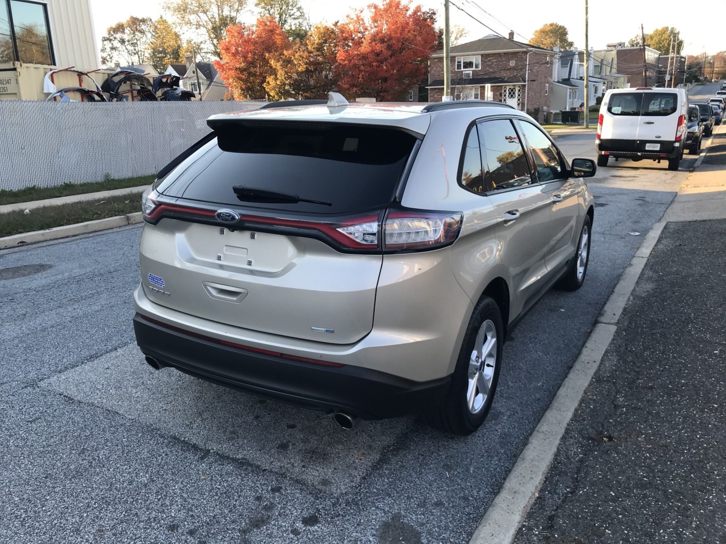 2018 Gold /Beige Ford Edge SE AWD (2FMPK4G96JB) with an 2.0L L4 DOHC 16V engine, 6A transmission, located at 577 Chester Pike, Prospect Park, PA, 19076, (610) 237-1015, 39.886154, -75.302338 - 2018 Ford Edge SE: Only 93k miles, AWD, backup camera, new PA inspection, SUPER CLEAN, runs LIKE NEW! This vehicle comes inspected and has been given a bumper to bumper safety check. It is very clean, reliable, and well maintained. We offer a unique pay plan that is known for being the easiest an- Photo#4