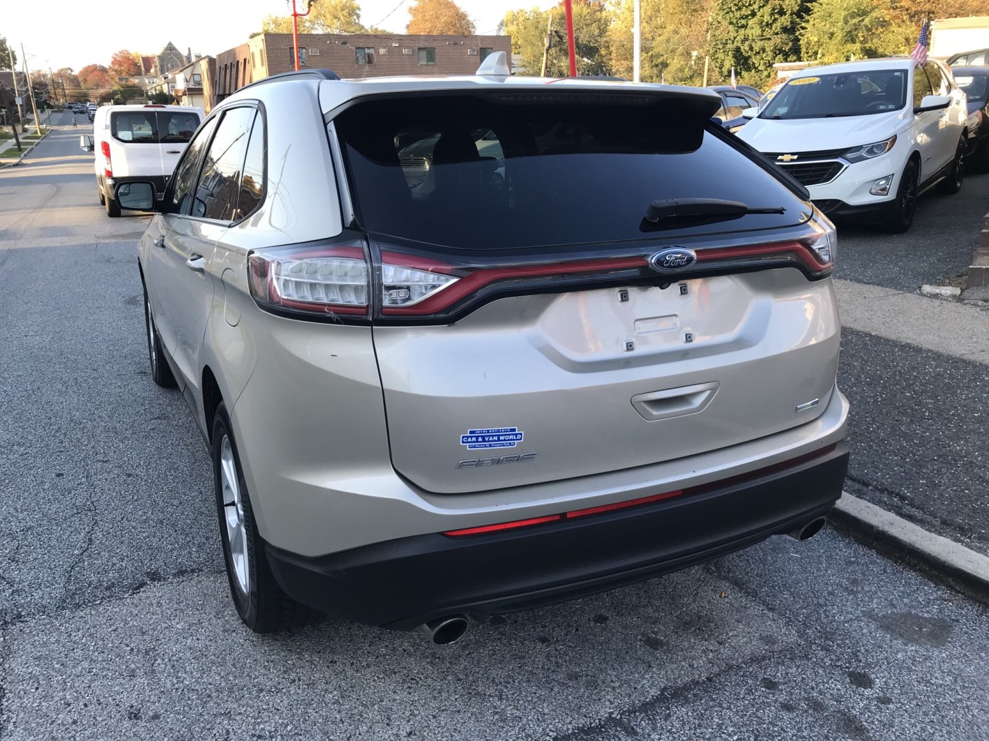 2018 Gold /Beige Ford Edge SE AWD (2FMPK4G96JB) with an 2.0L L4 DOHC 16V engine, 6A transmission, located at 577 Chester Pike, Prospect Park, PA, 19076, (610) 237-1015, 39.886154, -75.302338 - 2018 Ford Edge SE: Only 93k miles, AWD, backup camera, new PA inspection, SUPER CLEAN, runs LIKE NEW! This vehicle comes inspected and has been given a bumper to bumper safety check. It is very clean, reliable, and well maintained. We offer a unique pay plan that is known for being the easiest an- Photo#5
