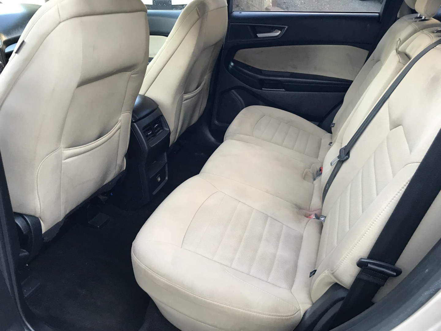 2018 Gold /Beige Ford Edge SE AWD (2FMPK4G96JB) with an 2.0L L4 DOHC 16V engine, 6A transmission, located at 577 Chester Pike, Prospect Park, PA, 19076, (610) 237-1015, 39.886154, -75.302338 - 2018 Ford Edge SE: Only 93k miles, AWD, backup camera, new PA inspection, SUPER CLEAN, runs LIKE NEW! This vehicle comes inspected and has been given a bumper to bumper safety check. It is very clean, reliable, and well maintained. We offer a unique pay plan that is known for being the easiest an- Photo#14